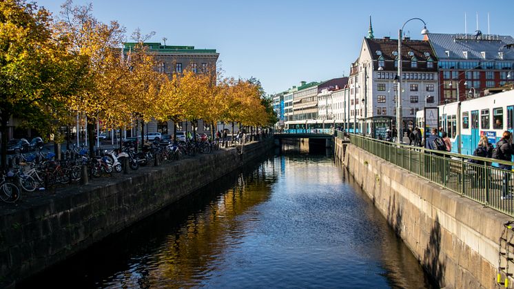 Kanalmurarna längs Fattighusån och Stora Hamnkanalen är i stort behov av upprustning. Foto: Rebecca Havedal