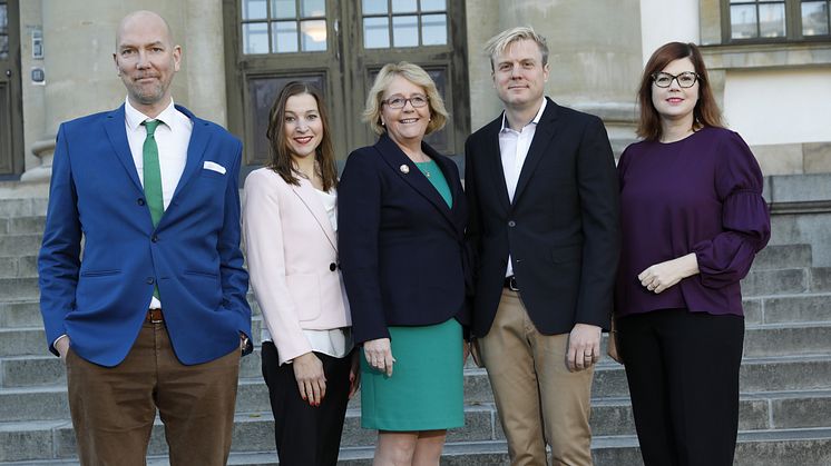 Gustav Hemming (C), Ella Bohlin (KD), Irene Svenonius (M), Tomas Eriksson (MP) och Anna Starbrink (L)