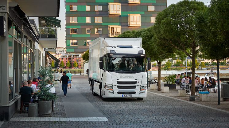Scania investerar kraftigt i utveckling av elektrifierade fordon och man har som mål att introducera en ny elektrifierad produkt varje år. Bild: Dan Boman/Scania