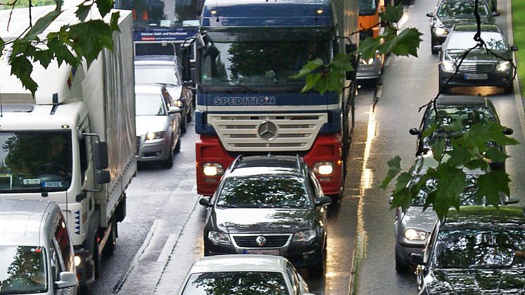 Straßenverkehr: Rettungsgasse und weit verbreitete Irrtümer