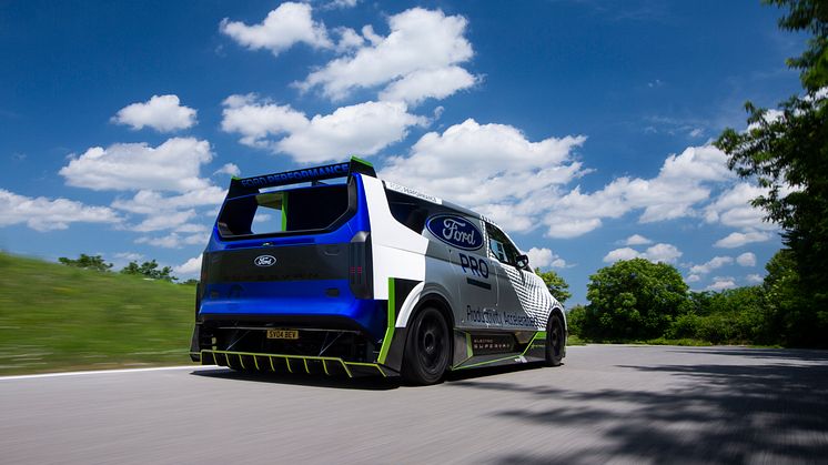 Ford Pro Electric SuperVan 2022 (6)