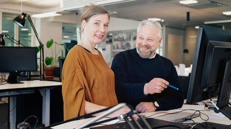 Jenny Ålander och Måns Adamson, vårdarkitekter som börjat på Liljewall i Stockholm.