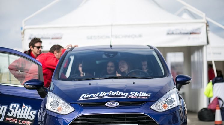 Ford Driving Skills for Life ingyenes vezetéstechnikai tréningprogram fiataloknak