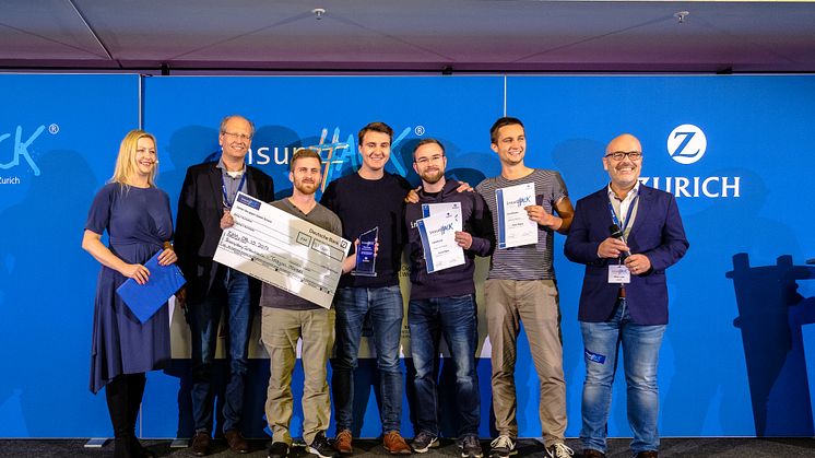 Glückliche Gewinner nach 48h Hacking - Team TrojanHörses