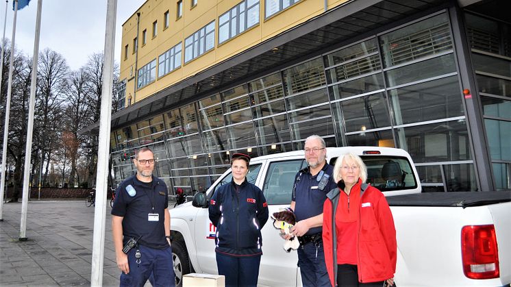 RRT delar ut Prison Packs på Häktet i Växjö
