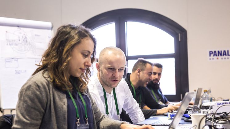 Panalpina’s IT developers are all set to code and hack their way towards blockchain solutions that solve real-world supply chain challenges. (Photo: Panalpina)