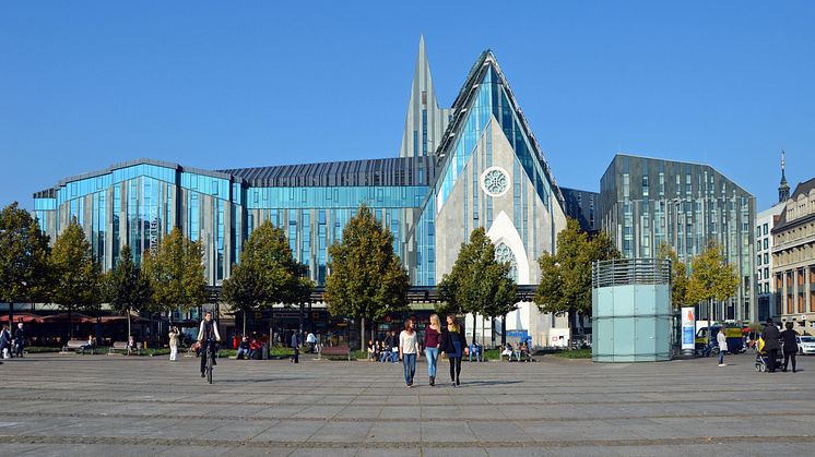 Spaziergang durch Leipzigs Innenstadt: Universität Leipzig auf dem Augustusplatz - Foto: Andreas Schmidt 
