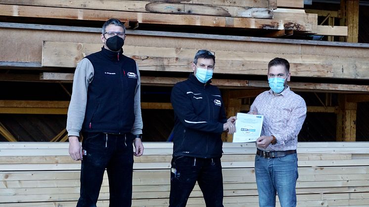 Jetzt eigenen KEFF-Check fürs Unternehmen vereinbaren: Holzbau Klingenstein erhält KEFF-Auszeichnung
