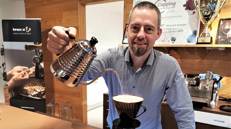 Smakexpert Dan-Fredrik Asplund brygger gott kaffe