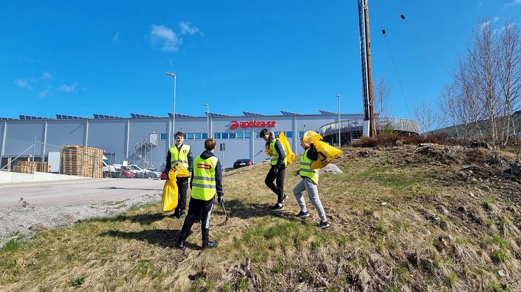 Apotea och Städa Sverige anordnade Clean-Up Day i Sala - Heby