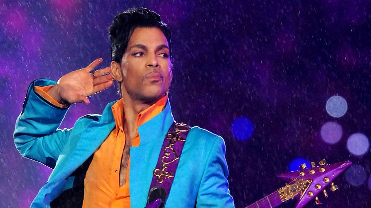 Prince var en eminent guitarist og producer og skrev sange, som ’When Doves Cry’, ’Kiss’ og ’The Most Beautiful Girl’. Han er næste navn i 'Rockgiganter og mikrobryg' på RAGNAROCK. Foto: PR Foto