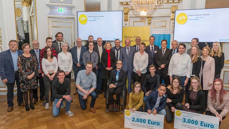Auszeichnung für Energie-Vorbilder - Bayernwerk und Regierung verleihen Bürgerenergiepreis Oberpfalz 2019
