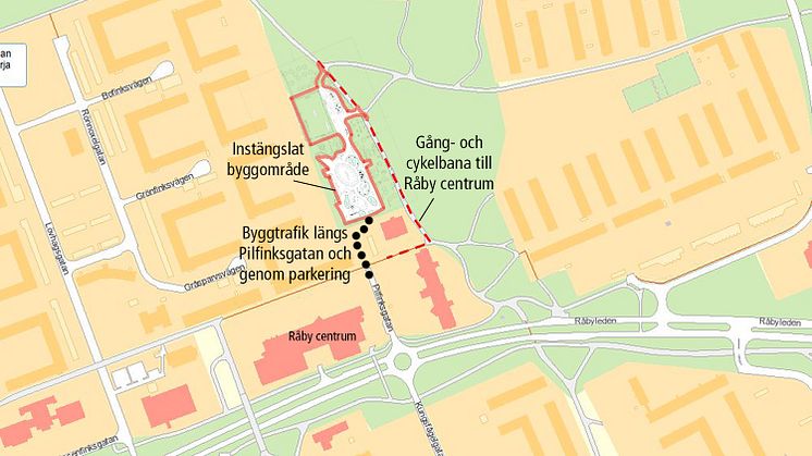 Arbetsområdet är inhägnat under hela byggtiden så använd gång- och cykelbanan för att ta dig till och från Råby centrum. Pilfinksgatan och anslutande parkering används som genomfart för byggtrafik.