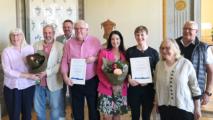 Pristagare och prisutdelare av Partille kommuns hälsopris 2023 på en ceremoni på Partille Herrgård. 