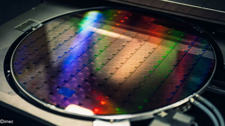 The 2D Experimental Pilot Line (2D-EPL), a project grown from the Graphene Flagship, has launched its first customisable wafer run. 