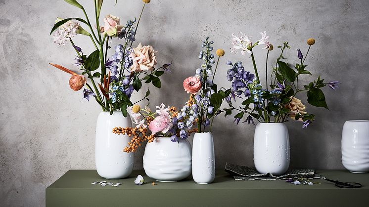 The perfect vase for the perfect bouquet: The new Rosenthal collection "Vesi" provides the right vase for every type of flower arrangement.