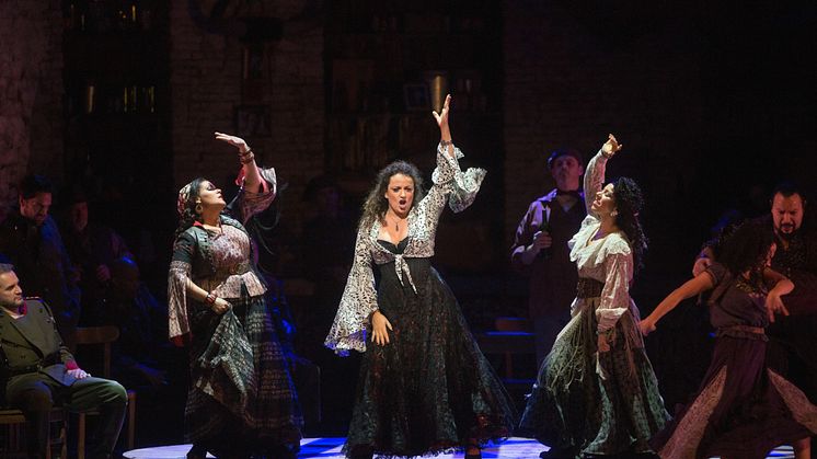 Carmen spelas av Clementine Marianne på operan i New York. Den 9 februari kan den ses på Folkets Hus i Lindesberg. Foto: Folkets Hus och Parker