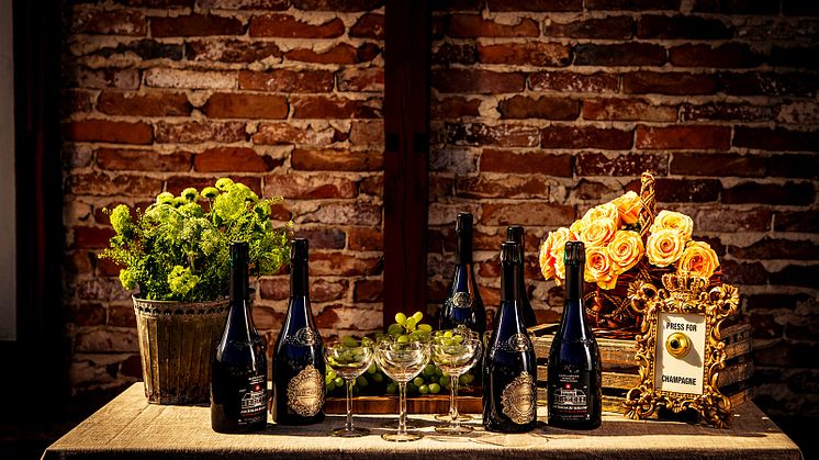 Som första svenska herrgård i historien kan Krägga Herrgård nu erbjuda den första klunken av sin alldeles äkta egenproducerade Champagne, Krägga Personal Vintage.
