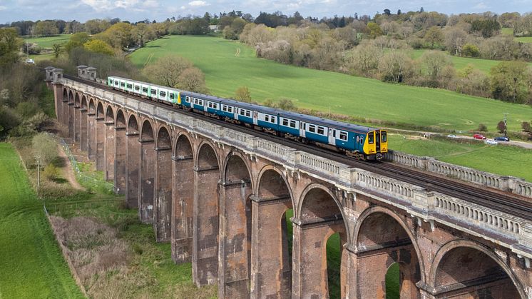 Southern's farewell train crosses the Ouse Valley Viaduct - photo by Andy Gardner DOWNLOAD THIS AND MORE PICTURES BELOW