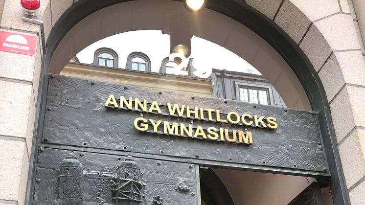 Entrén till Anna Whitlocks gymnasium på Kungsholmen.