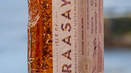 Det hypade ödestilleriet Raasay släpper exklusivt ett begränsat antal av sin 'Distillery Exclusive Edition' - Sherry cask finish i Systembolagets beställningssortiment