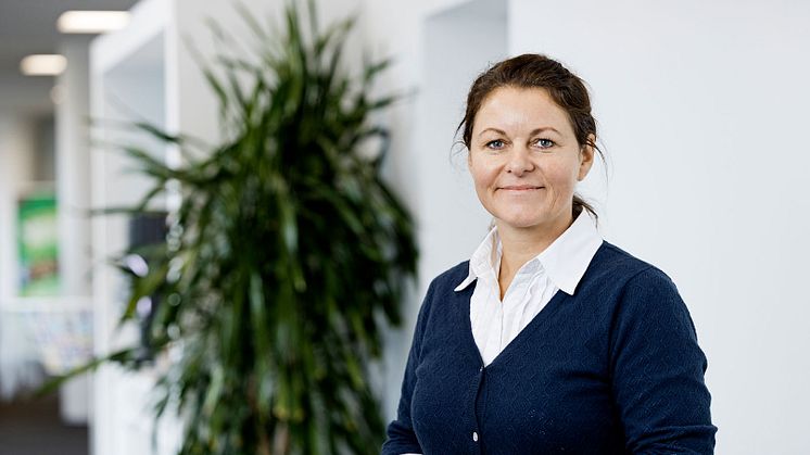 For Birgitte Krenk, der er nordisk direktør for produktion og logisitik i Nestlé, er affaldsplast ikke bare affald. Det er en råvare. Og det er en råvare, der kan bruges igen og igen, i stedet for at skulle forbrændes. (Foto: Søren Svendsen)  