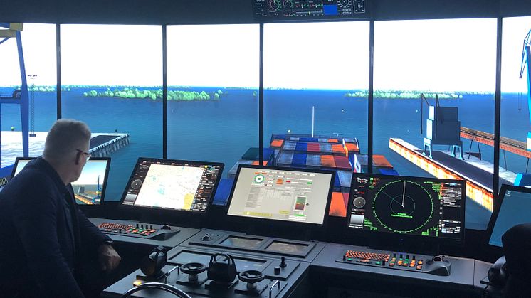 Simulering med avgående containerfartyg