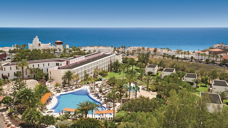 alltours verlost im Radio mehrmals täglich eine von 250 hochwertigen Reisen. Zum Beispiel zwei Wochen Wohlfühlurlaub im allsun Hotel Esquinzo Beach auf Fuerteventura. (Foto: alltours)