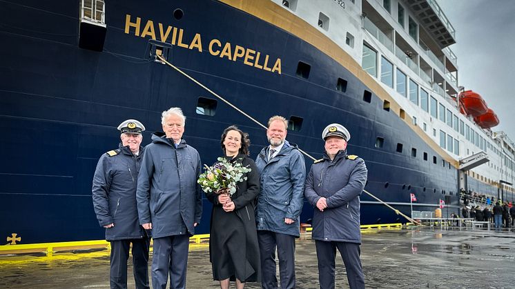 Havila Capella: Taufe in Fosnavåg