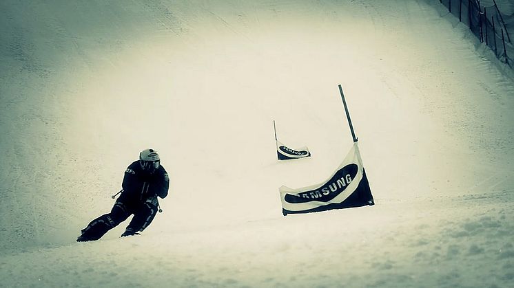 Skicrosslandslaget och Samsung gör fartfylld webbserie i fickformat