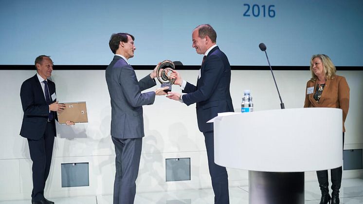 ISS-direktør Flemming Bendt modtog selv CSR People Prize sidste år.