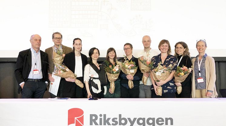 Årets stipendiater i Riksbyggens Jubileumsfond Den Goda Staden samlade på scenen.