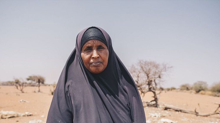 Mareya är jordbrukare i Kenya. Av hennes 31 boskap har hon bara 7 kvar, resten har dött på grund av torkan. Foto: Khadija Farah/Oxfam