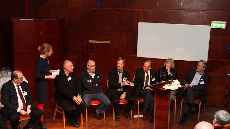 Världscancerdagen 2011: Panelsamtal om cancervården i Sverige idag och i framtiden