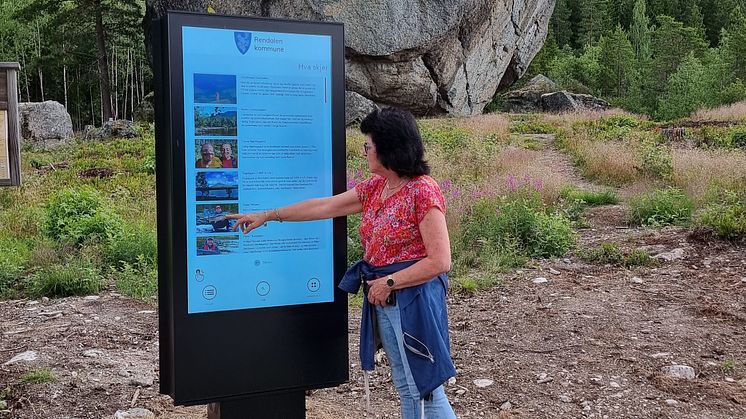 Ved Store Sten i Rendalen får nå innbyggere, turister og tilreisende løpende digital informasjon om hva som skjer i Rendalen i Østerdalen.