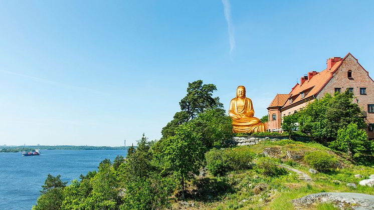 I samband med att det nya konceptet NAMASTAY lanserades, restes också Europas största guldpläterade Buddha-staty på gården. Något man tror kommer bli ett nytt landmärke i huvudstaden.