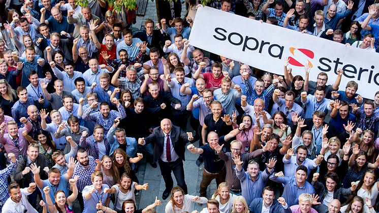 Adm.dir Kjell Rusti (i midten) i Sopra Steria er stolt av at selskapet har blitt kåret til Norges tredje mest attraktive arbeidsgiver. (Foto: Sopra Steria, 2019)
