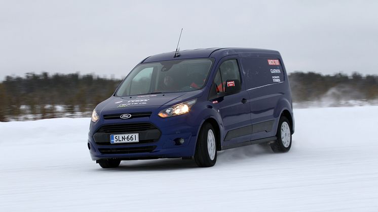Nya Ford Transit och Transit Connect tar hem dubbel seger i Arctic Van Test – de besegrar is, snö och konkurrenter