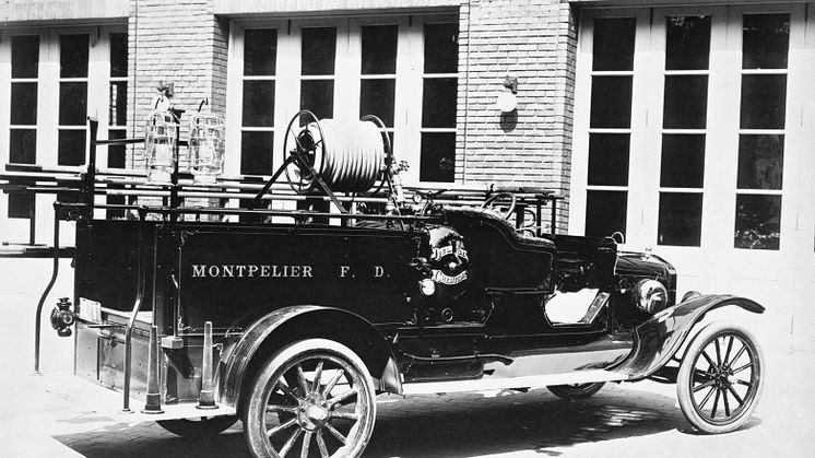 1919 Ford Model TT one-ton fire truck neg 99141