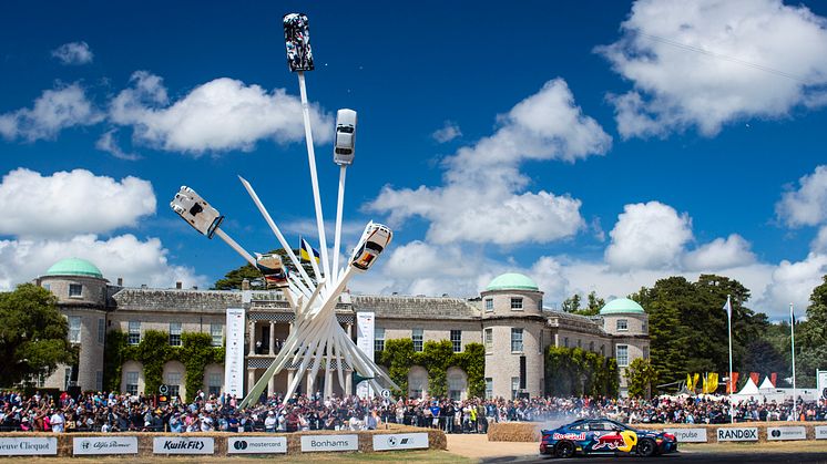 The 2022 Central Feature in front of Goodwood House. Ph. by Drew Gibson.