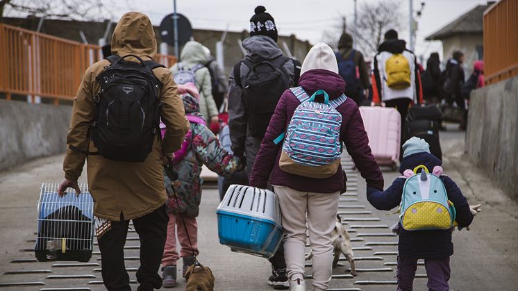 ﻿Erikshjälpen har, sedan kriget i Ukraina startade den 24 februari förra året, förmedlat olika typer av omedelbar hjälp, med särskilt fokus på unga. 