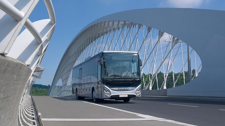 IVECO BUS på Transport 2017: Dansk premiere på de nye Evadys og Daily minibus med klassens eksklusive 8-trins automatgearkasse!