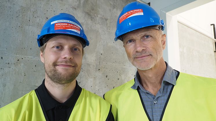 Andreas Bjørnøy, displinleder elektro og automasjon i Krüger Kaldnes, og Tommy Svelland, Field Sales System Integrators 