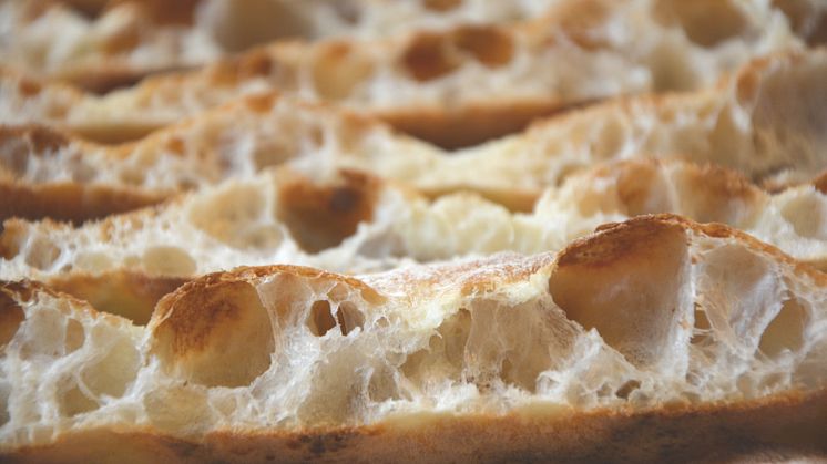 Scrocchiarella - Luftigt, sprødt, håndlavet, forbagt, frossent brød. Perfekt til både Pizza og Sandwich