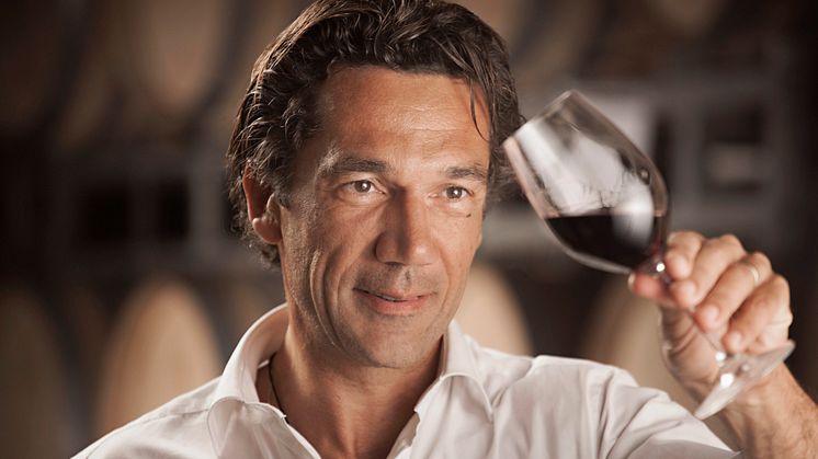 "Det är för den ypperliga tillförlitligheten och kvalitet över hela vinportföljen, med en unik känsla för stil och uttryck av Languedoc, som Wine Enthusiast utnämner Domaines Paul Mas till årets europeiska vinhus.” Lauren Buzzeo