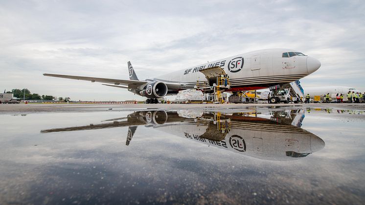 SF Airlines’ inaugural flight on a Boeing 767F aircraft landed in Changi Airport today.