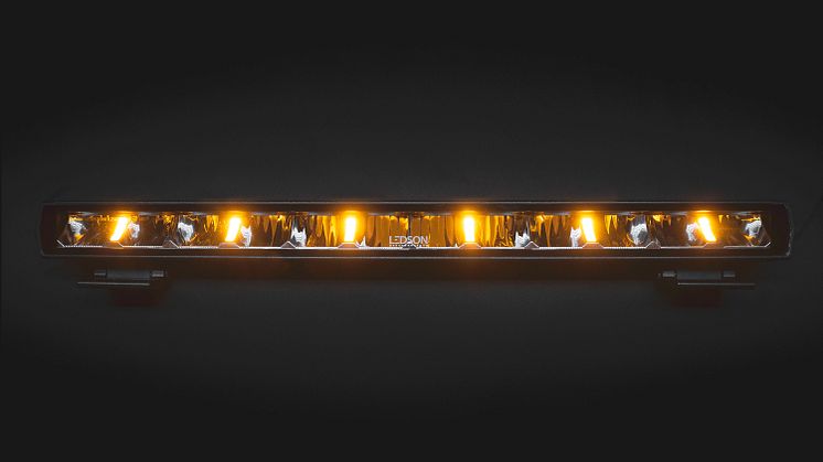 Ledson REX+ är en otroligt kraftfull LED-ramp med valbart positionsljus.