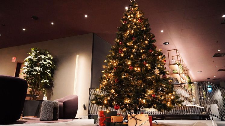 Siden 2012 har Nordic Choice Hotels samlet inn julegaver til barn og unge gjennom initiativet Ensomt juletre