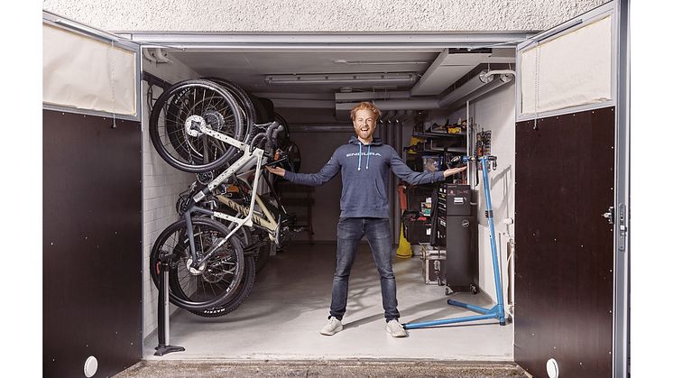 Elfa_Ordning och reda i garaget hos mountainbike-profilen Tom Nylund.
