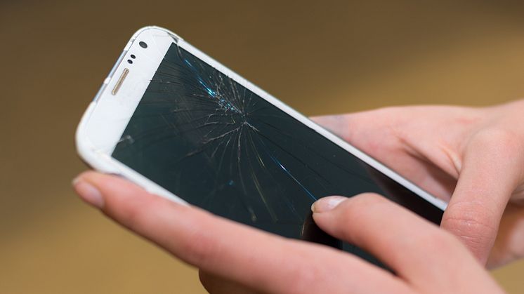 Hver tredje dansker har en ødelagt mobil – og flertallet lever med det 